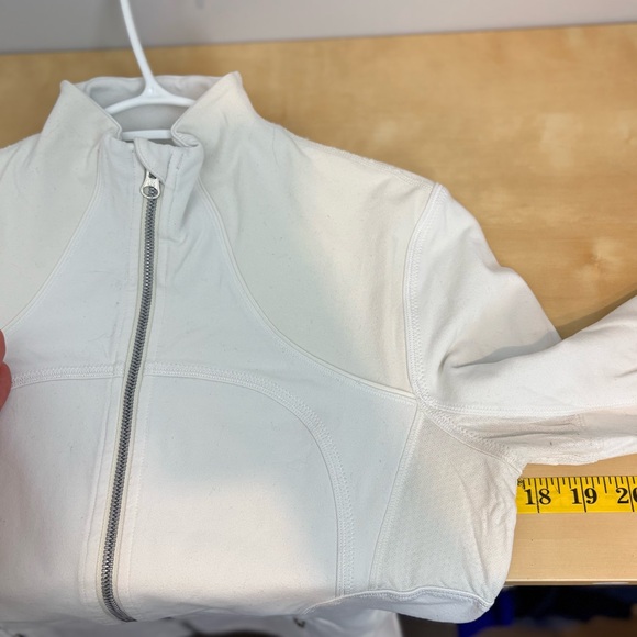 Lululemon White Zip Front Jacket | Fitted | Size 8 - Picture 9 of 12